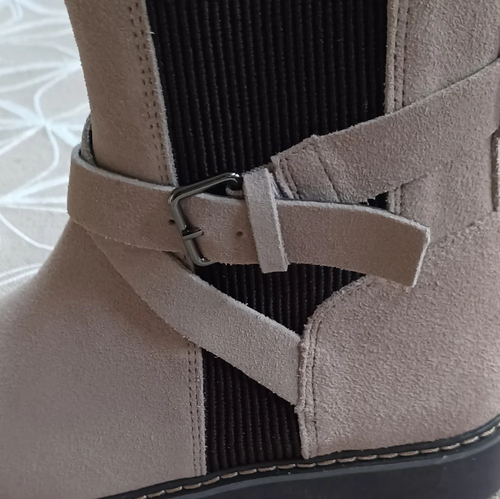 Donald Pilner Suede Booties!